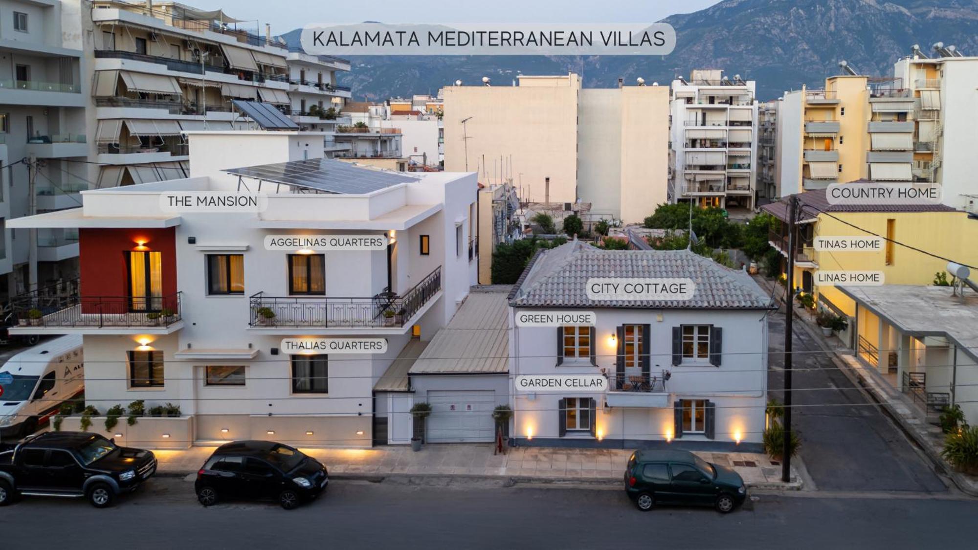 Tinas Home - Kalamata Mediterranean Villas Buitenkant foto